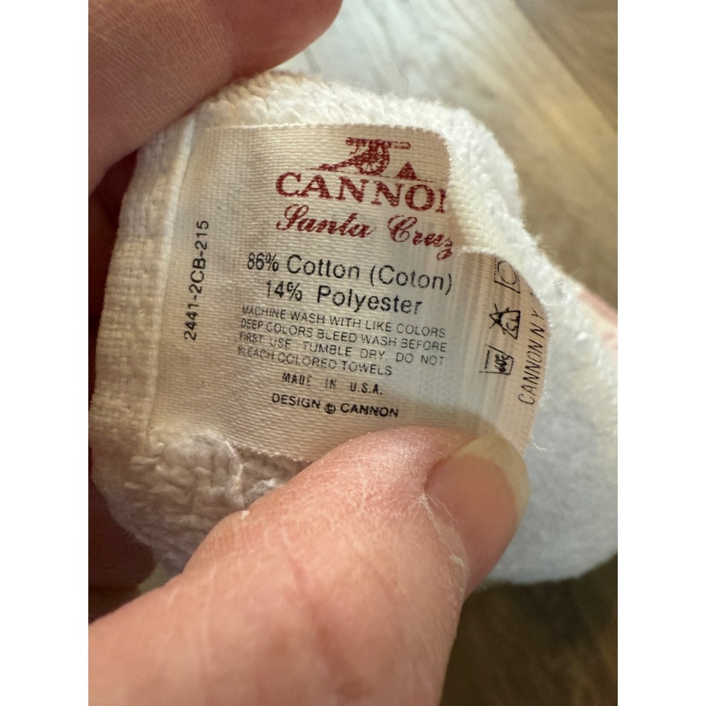 Vintage Cannon Santa Cruz White Pink Floral Damask Fringe Hand Towel Made in USA - Picture 4 of 4